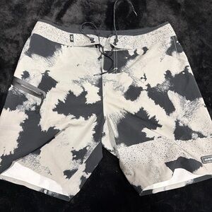 Dakine Men's Abstract Black and White Board Shorts